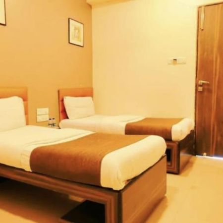 Hotel Amfahh Мумбаи Экстерьер фото